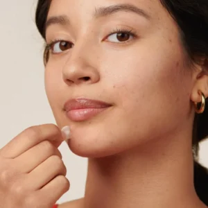 invisible acne patches for daytime use by hero cosmetics